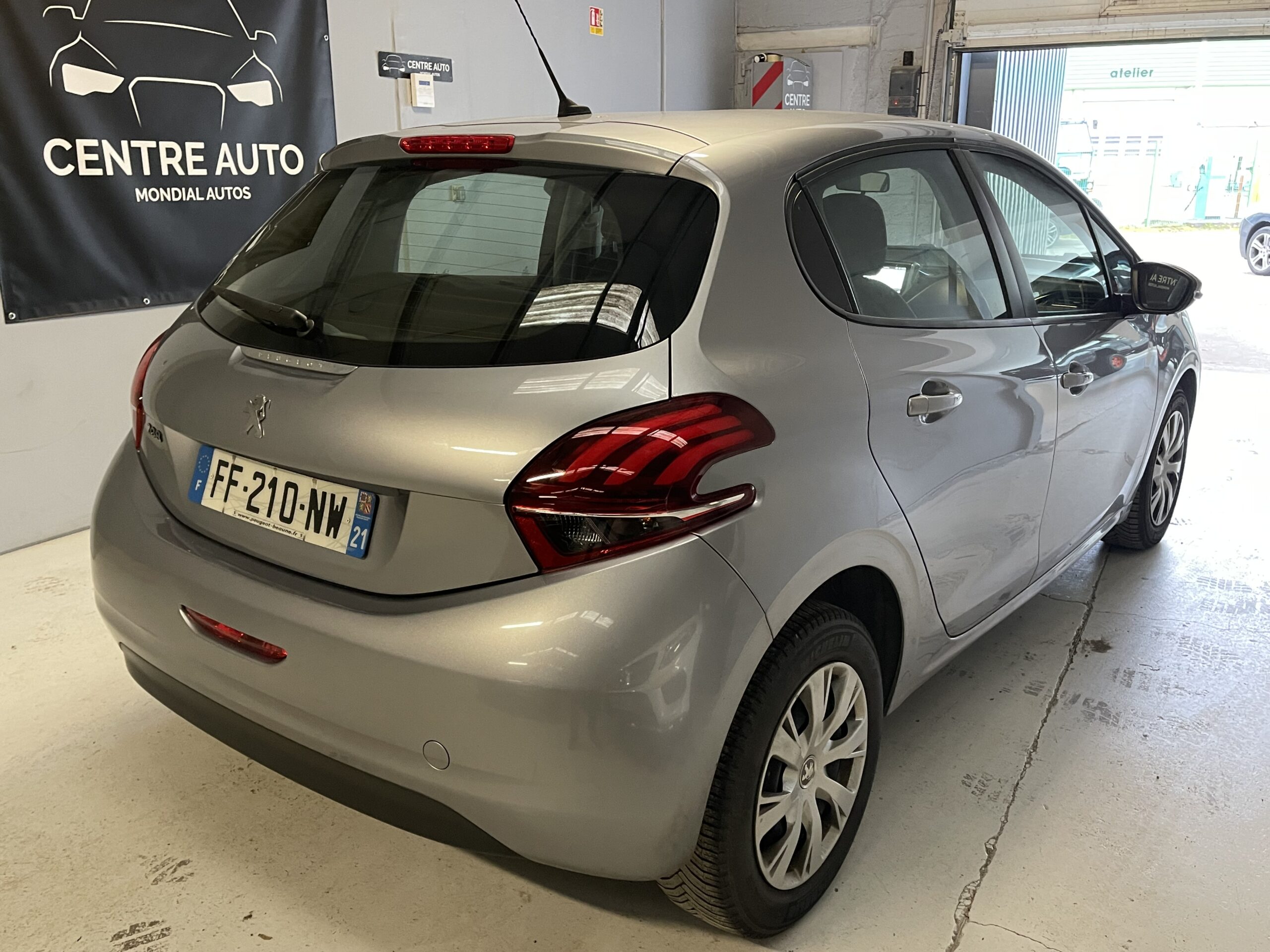 Peugeot 208 entreprise 1,6L 75CH 2 places – Image 2